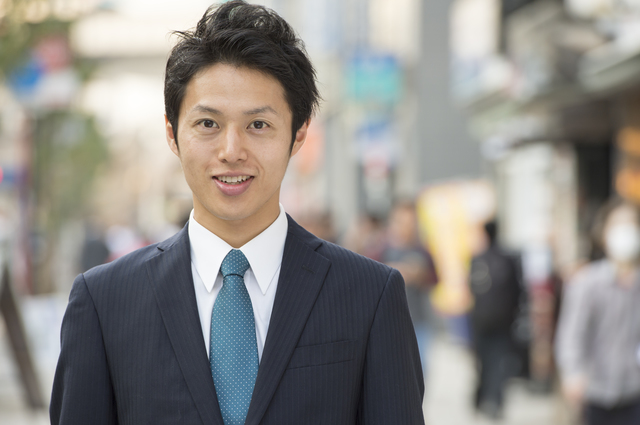 《大卒or年収400万以上男性》×《Under29女性》のイメージ写真