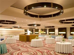 スマートカジュアル FRIDAY